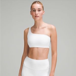 Ribbed Nulu Asymmetrical Yoga Bra
Light Support, A/B Cup- size 6